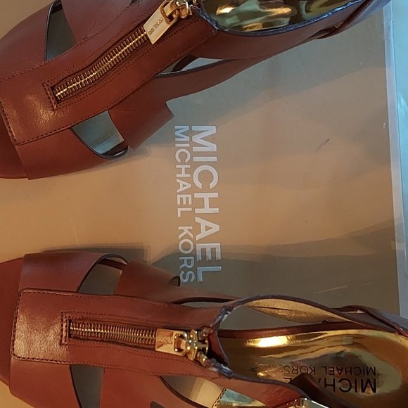 Michael Kors : Anya Mid Sandal : Luggage Leather : Size 8 : NWT - Picture 4 of 10